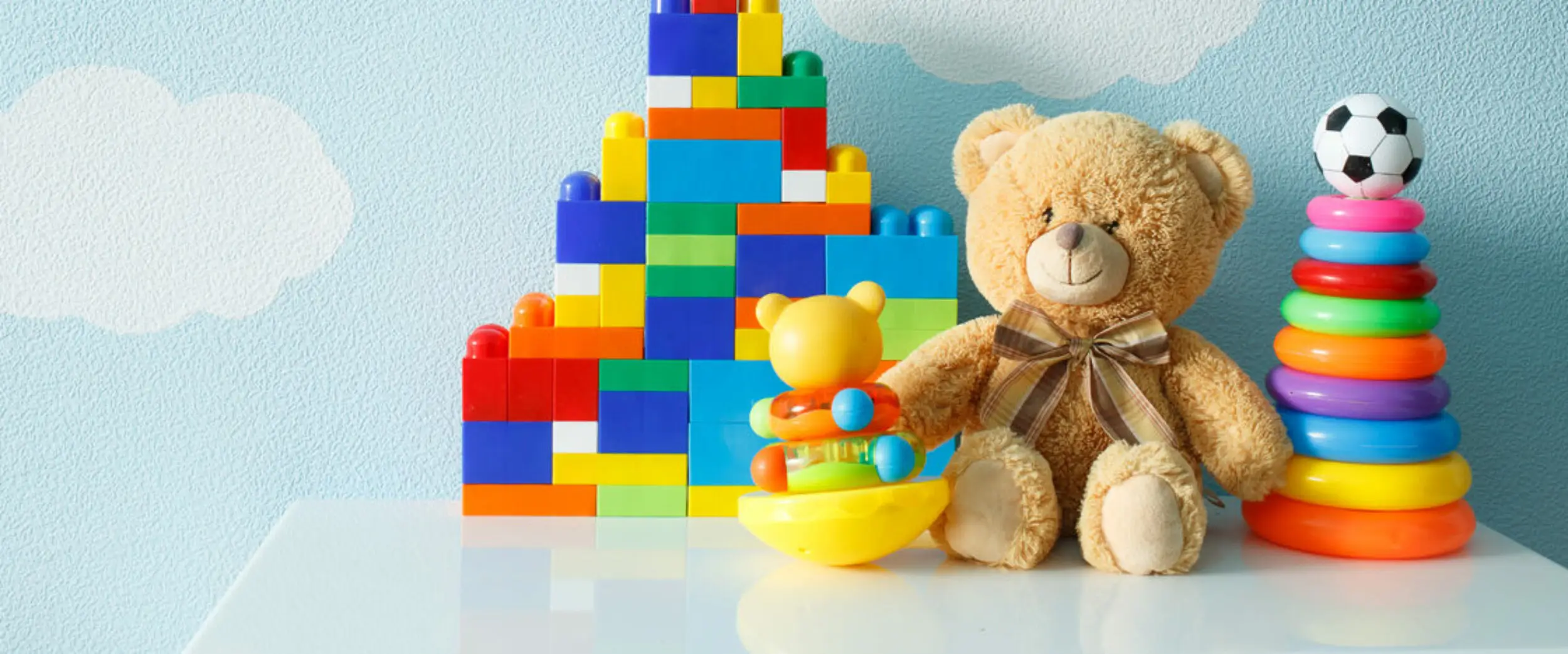 Günstiges HörSpaß Geschäft -Günstiges HörSpaß Geschäft Spielzeug iStock 641331066 e1507624428444 2500x1042 c center